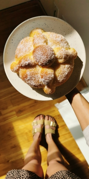 Pan de Muerto Tradicional Día de Muertos Mexico Receta y Pies de La Carañola