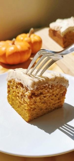 Pastel de Calabaza y Frosting de Queso y Mantequilla Tostada Receta La Carañola Fácil