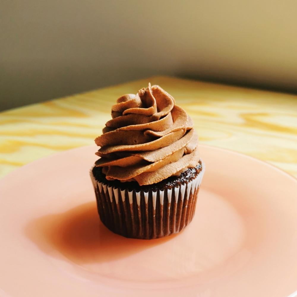 Cupcakes de Chocolate con Buttercream de Chocolate La Carañola