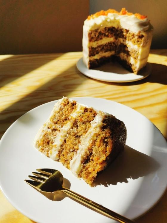 Pastel Tarta Torta de Zanahoria Carrot Cake con Frosting de Queso Receta La Carañola