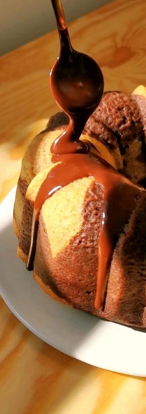 Bizcocho Pastel Marmolado Marmoleado de Chocolate y Vainilla Receta de La Carañola Baking Alquemy Ganache