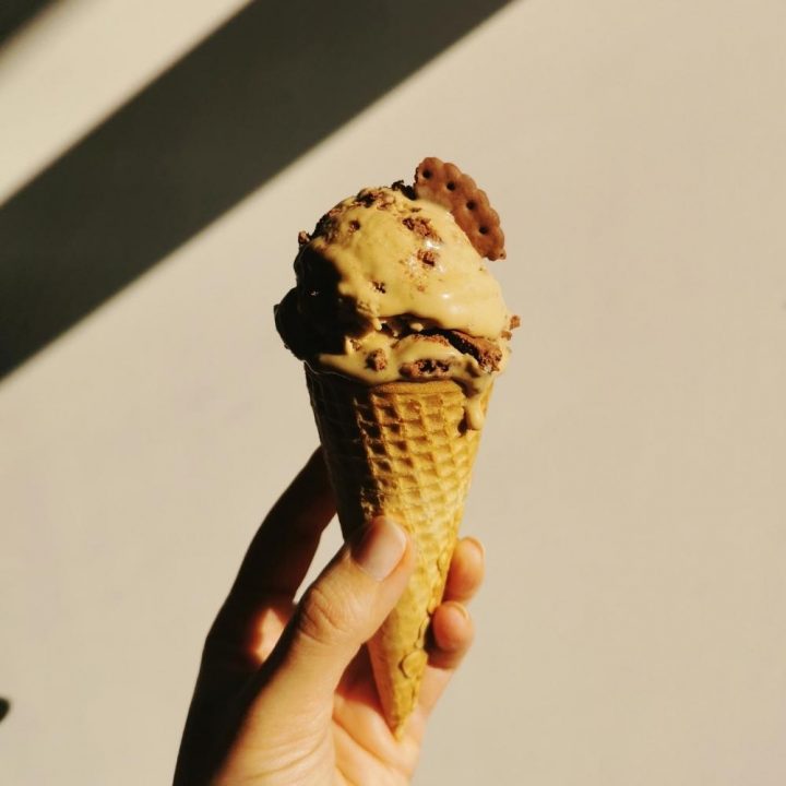 Helado de Café Casero Sin Máquina Heladera Dos Ingredientes Receta La Carañola Galletas Caledonia