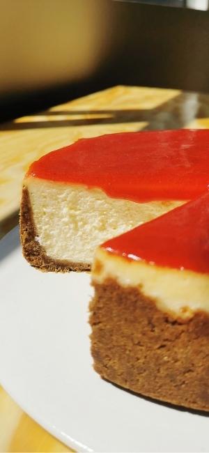 Galería Bricomanía New York Cheesecake Tarta de Queso Americana Mermelada Fresa Receta La Carañola Corte