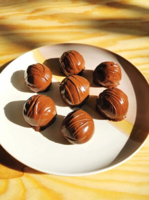 Trufas Bolitas de Almendra y Chocolate Saludables Sin gluten sin azucar sin lactosa lacteos sin horno veganas proteicas proteina Receta La Carañola
