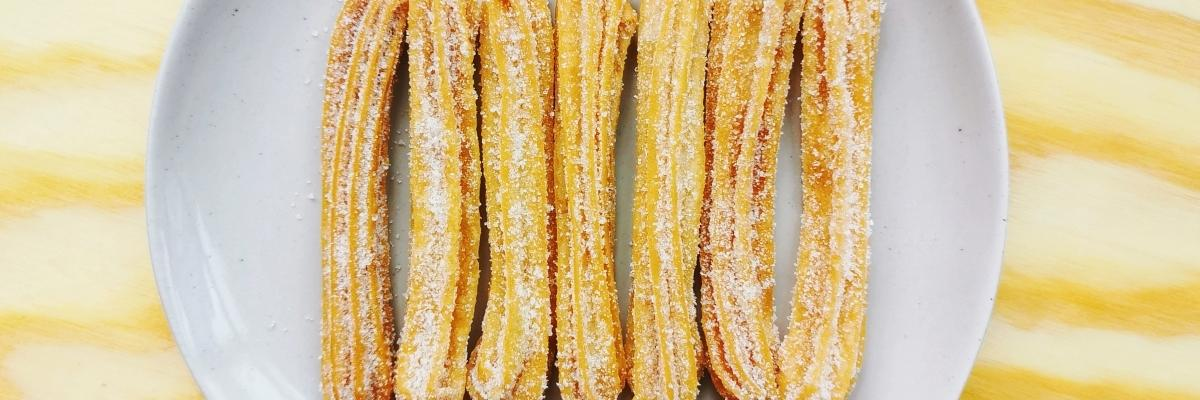 Churros con salsa de chocolate a la taza mexicanos españoles receta de La Carañola Kochstelle boquilla duya 1M