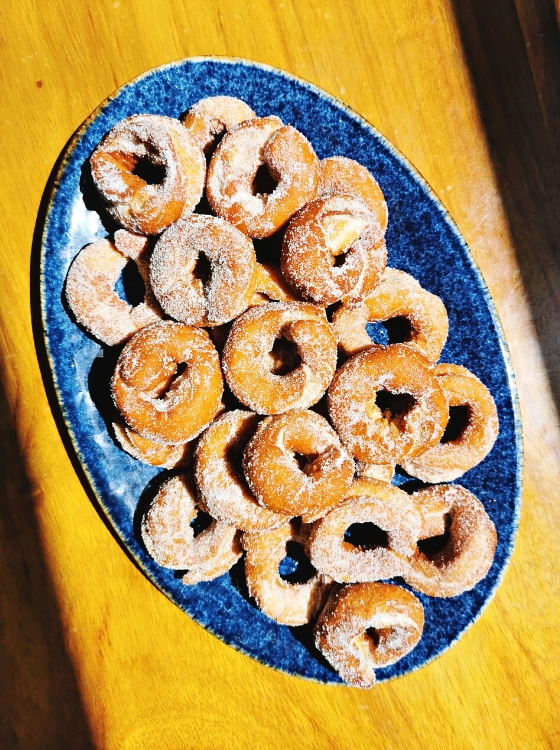 Rosquillas fritas caseras de anis de la abuela receta tradicional española de La Carañola