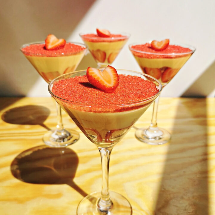 Tiramisú de Fresa San Valentín Postre sin horno Savoiardi Día de los Enamorados Receta de LaCarañola Red Velvet