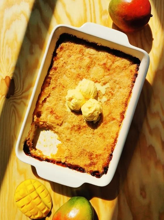 Dump Cake de Mango Cobbler Crumble Pastel Volcado Fácil Sin Mezclar Receta La Carañola