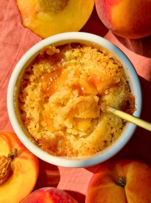 Postre Cobbler de Durazno Peach Melocotón Receta de La Carañola Le Creuset