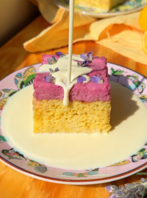 Tres Leches de Lavanda y Zarzamora